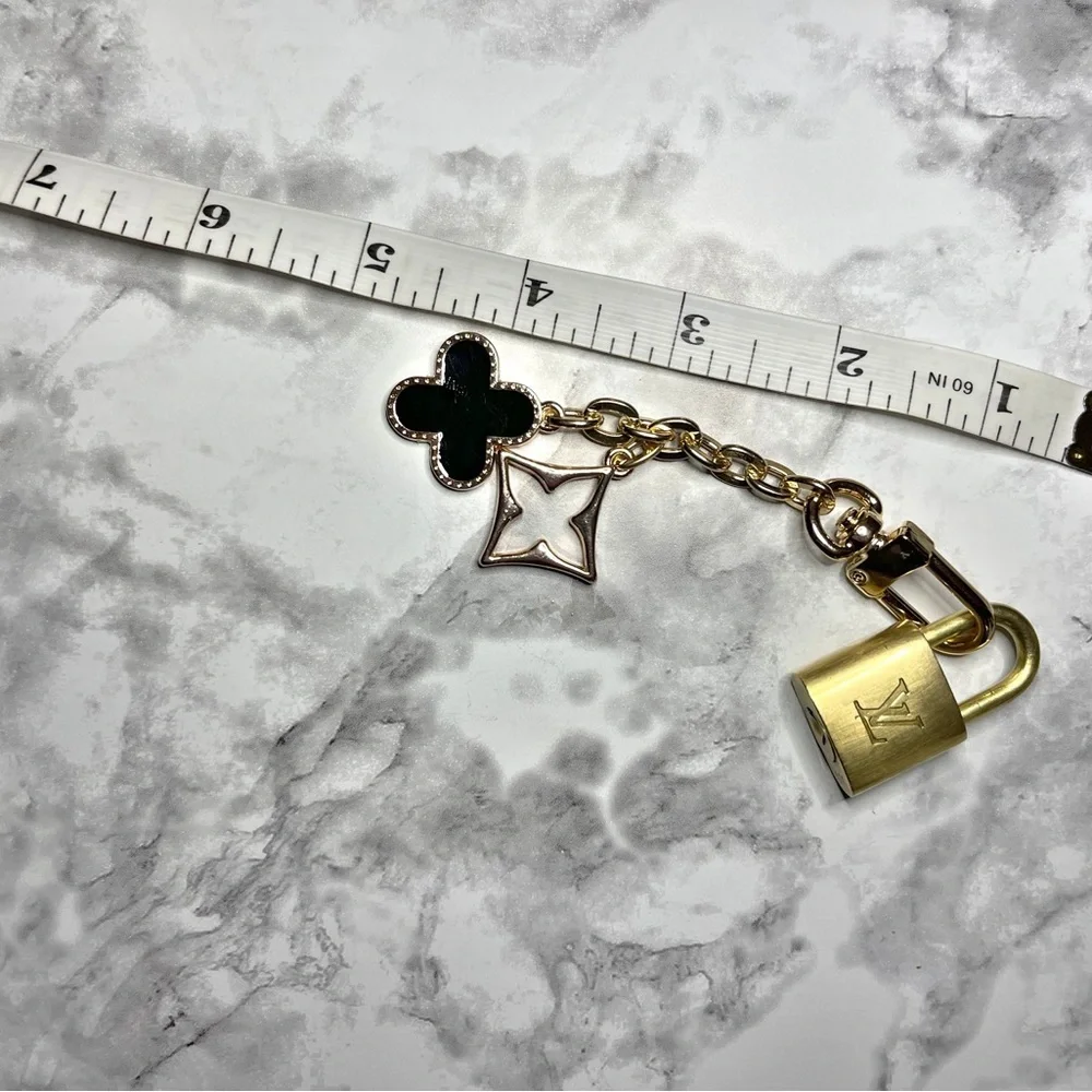 LOUIS VUITTON PadLock & Key #305 with Unbranded Gold & Black Clover Key Chain
